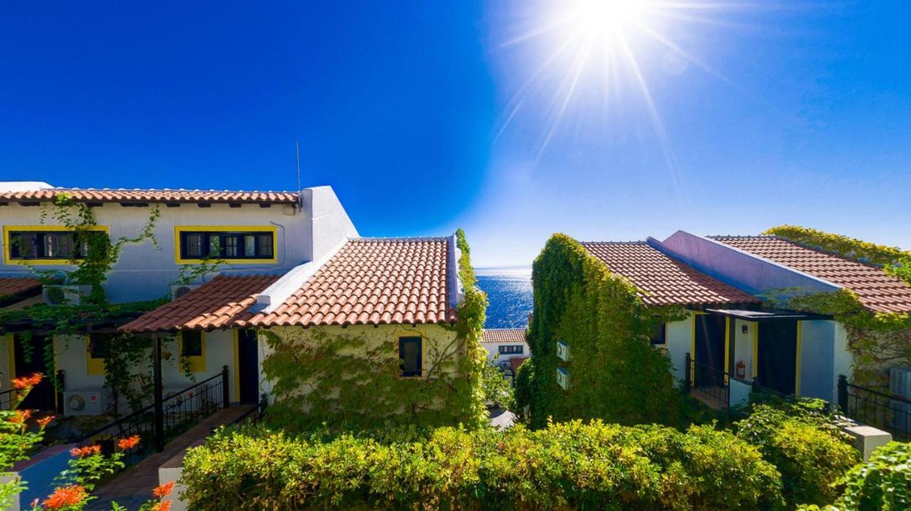 Twin or Double Room Side Sea View